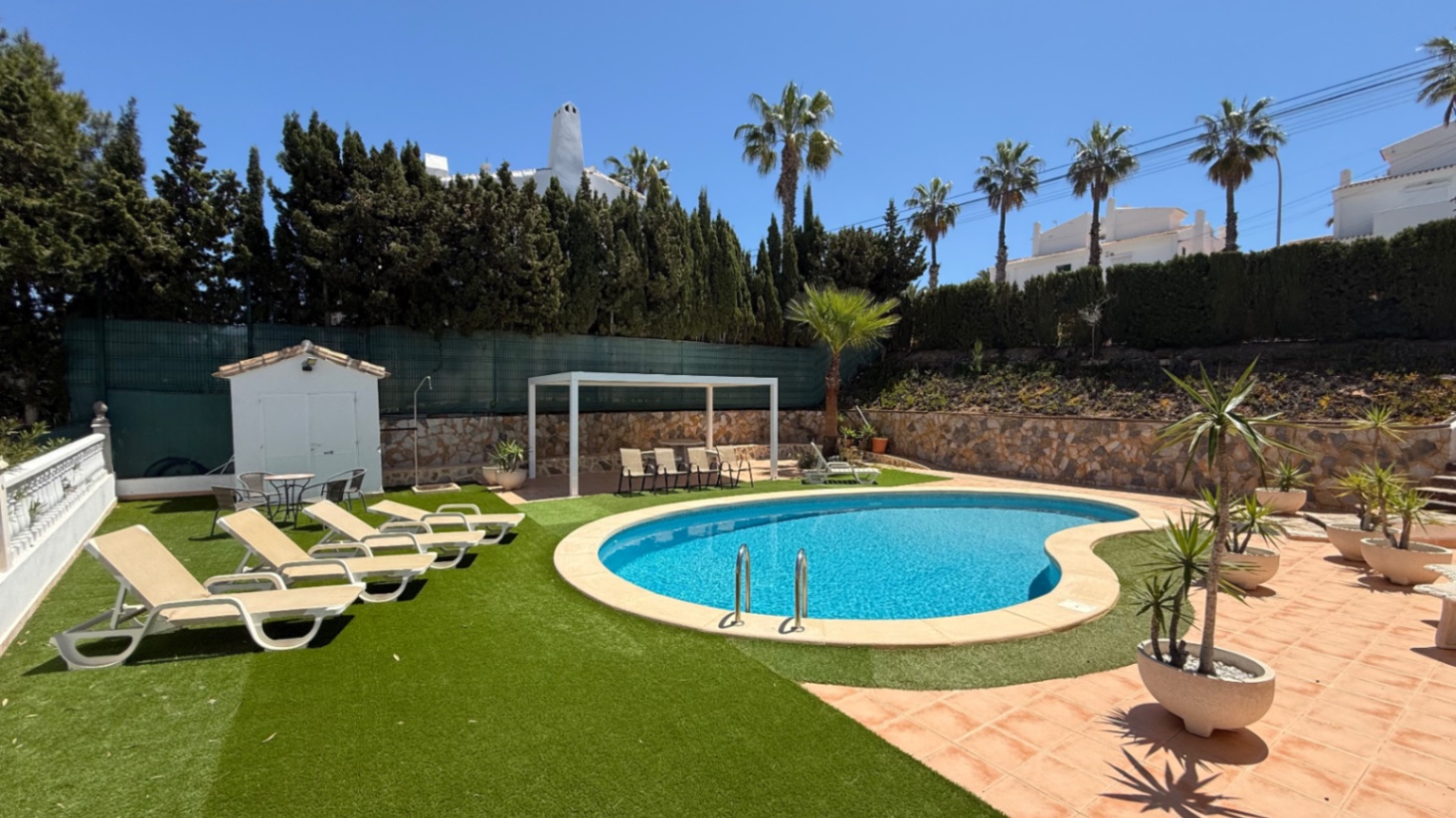 For sale - 4 Bedroom 2 Bathroom Villa in Orihuela - Inland  - Alicante