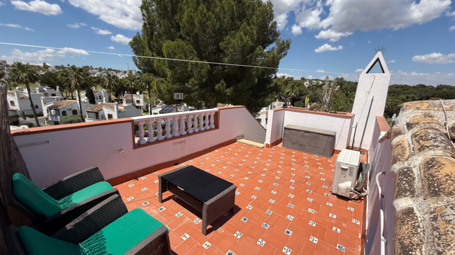 For sale - 4 Bedroom 2 Bathroom Villa in Orihuela - Inland  - Alicante