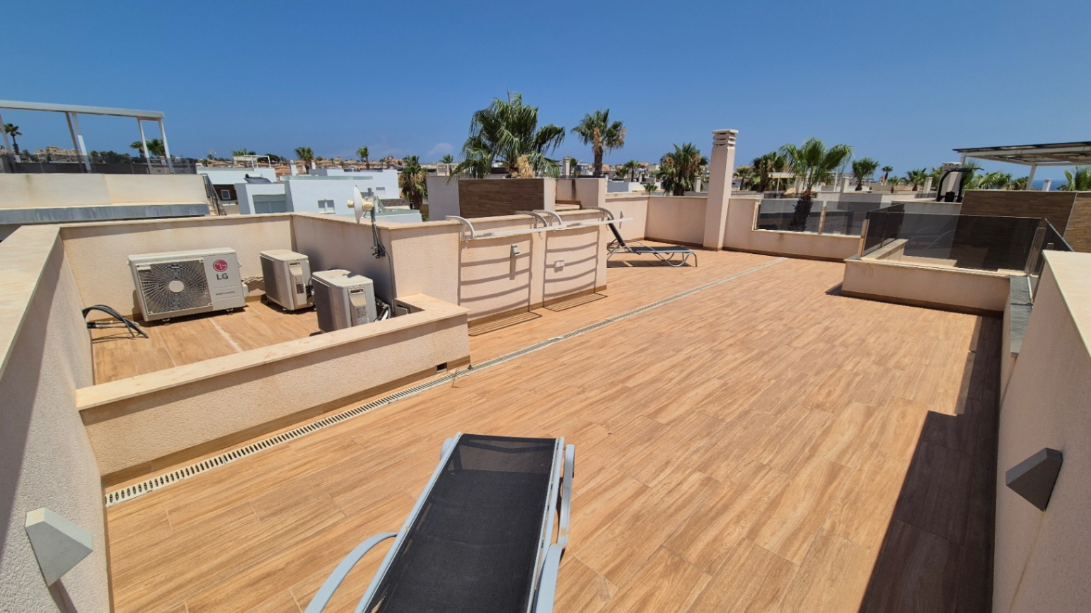 For sale - 4 Bedroom 4 Bathroom Villa in Torrevieja - Costa Blanca  - Alicante