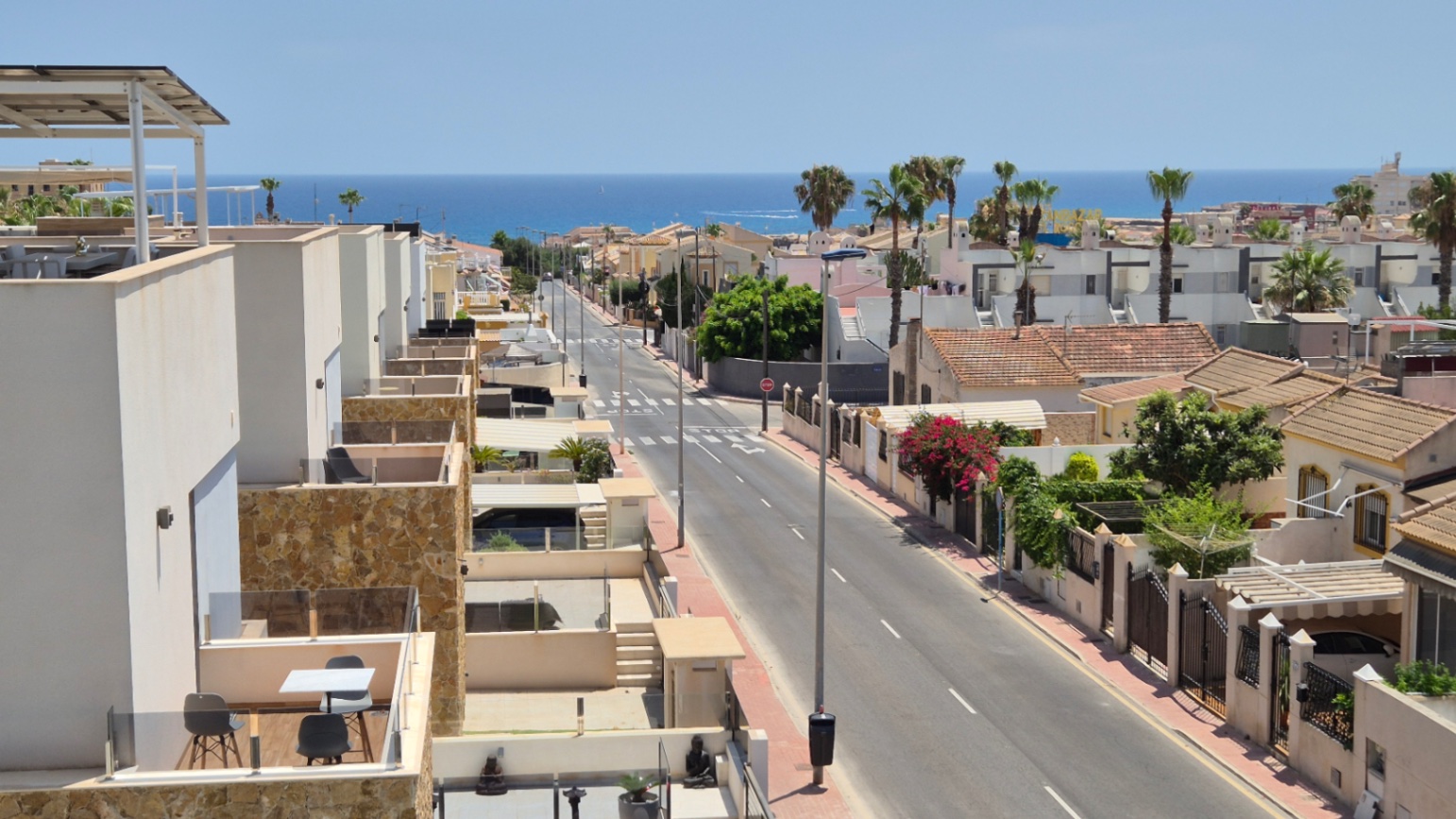 For sale - 4 Bedroom 4 Bathroom Villa in Torrevieja - Costa Blanca  - Alicante