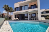 27-136-456-11-919/81168, 4 Bedroom 4 Bathroom Villa in Torrevieja