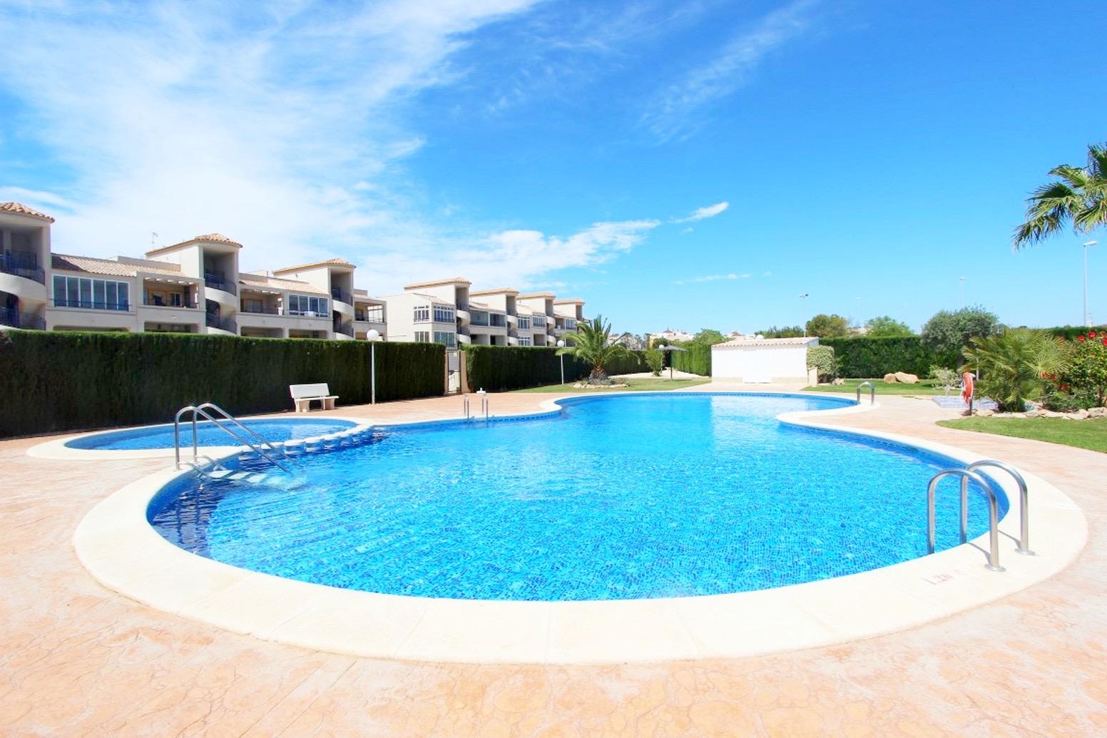 For sale - 2 Bedroom 1 Bathroom Apartment in Orihuela - Los Balcones Y Los Altos  - Alicante