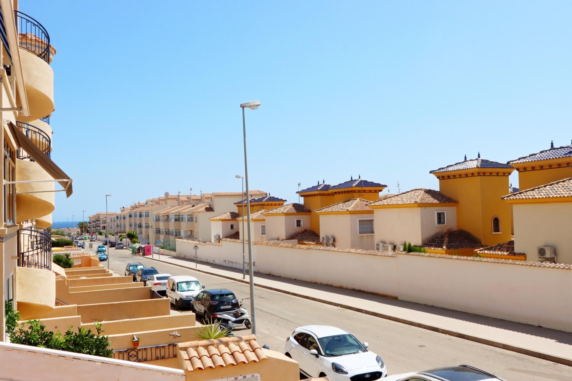 For sale - 2 Bedroom 1 Bathroom Apartment in Orihuela - Los Balcones Y Los Altos  - Alicante