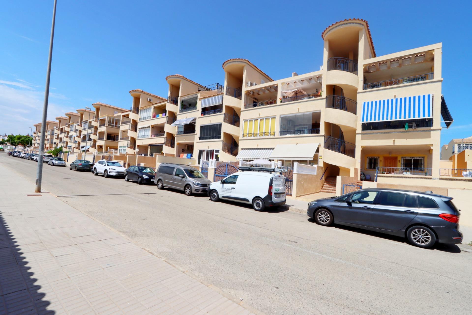 For sale - 2 Bedroom 1 Bathroom Apartment in Orihuela - Los Balcones Y Los Altos  - Alicante