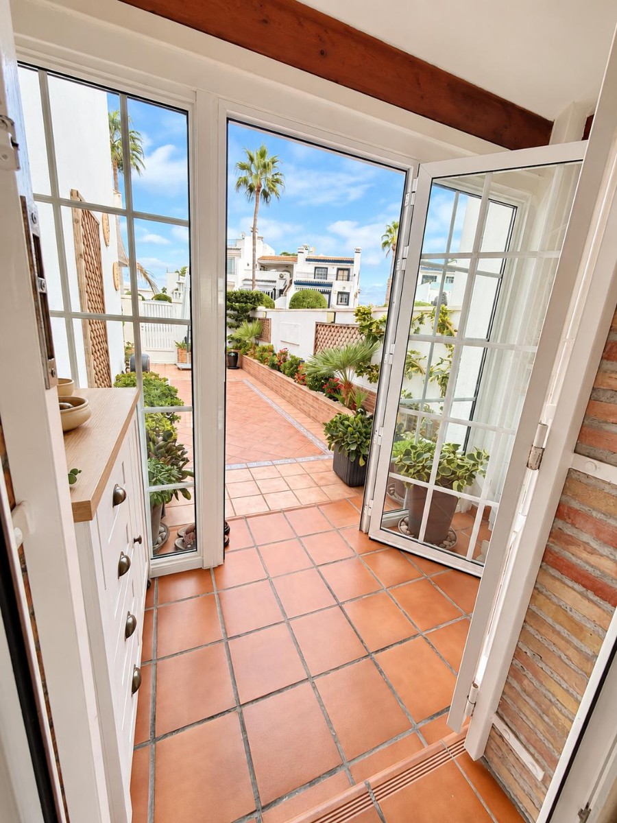 For sale - 3 Bedroom 2 Bathroom Villa in Orihuela Costa - Costa Blanca  - Alicante