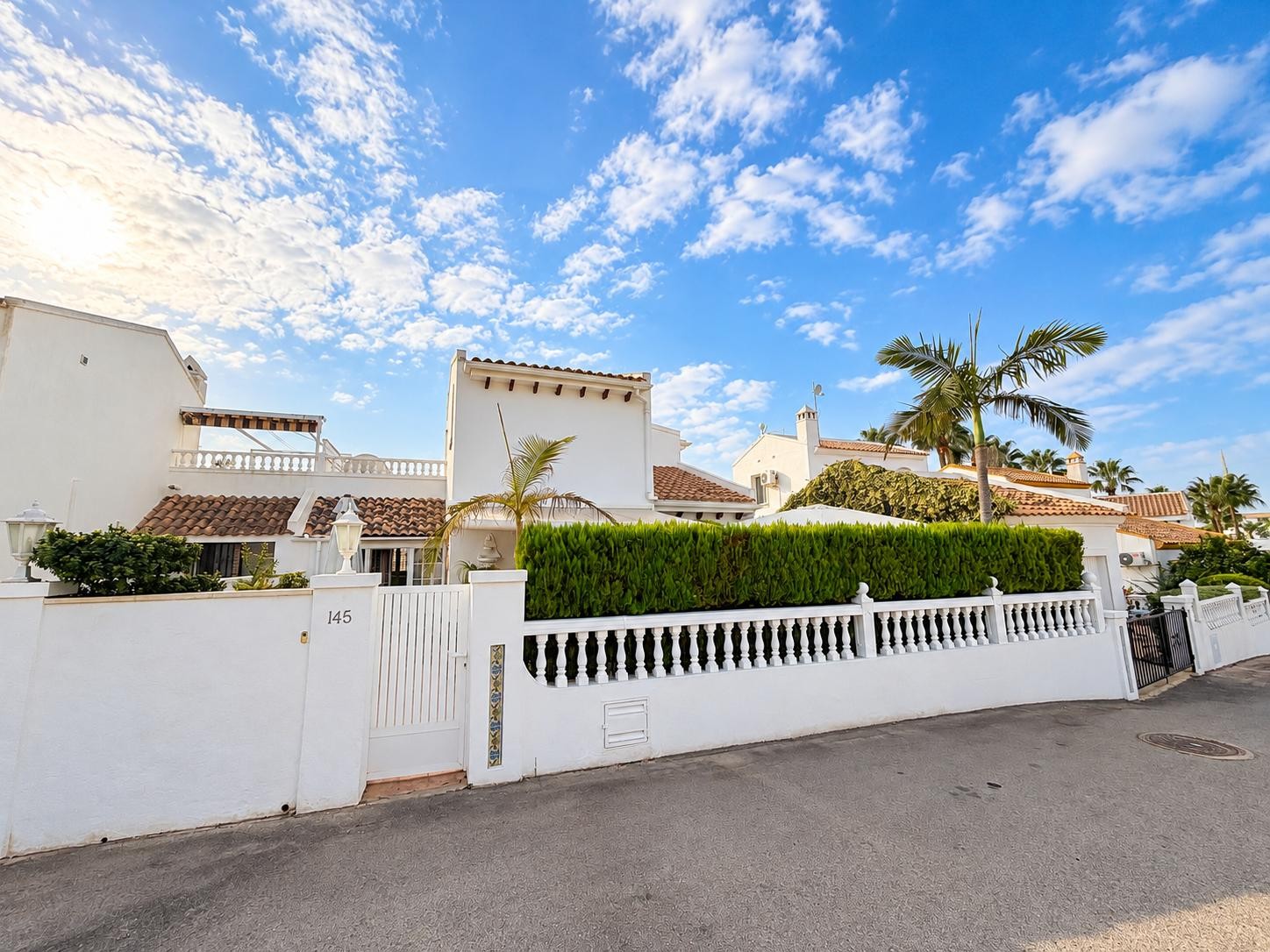 For sale - 3 Bedroom 2 Bathroom Villa in Orihuela Costa - Costa Blanca  - Alicante