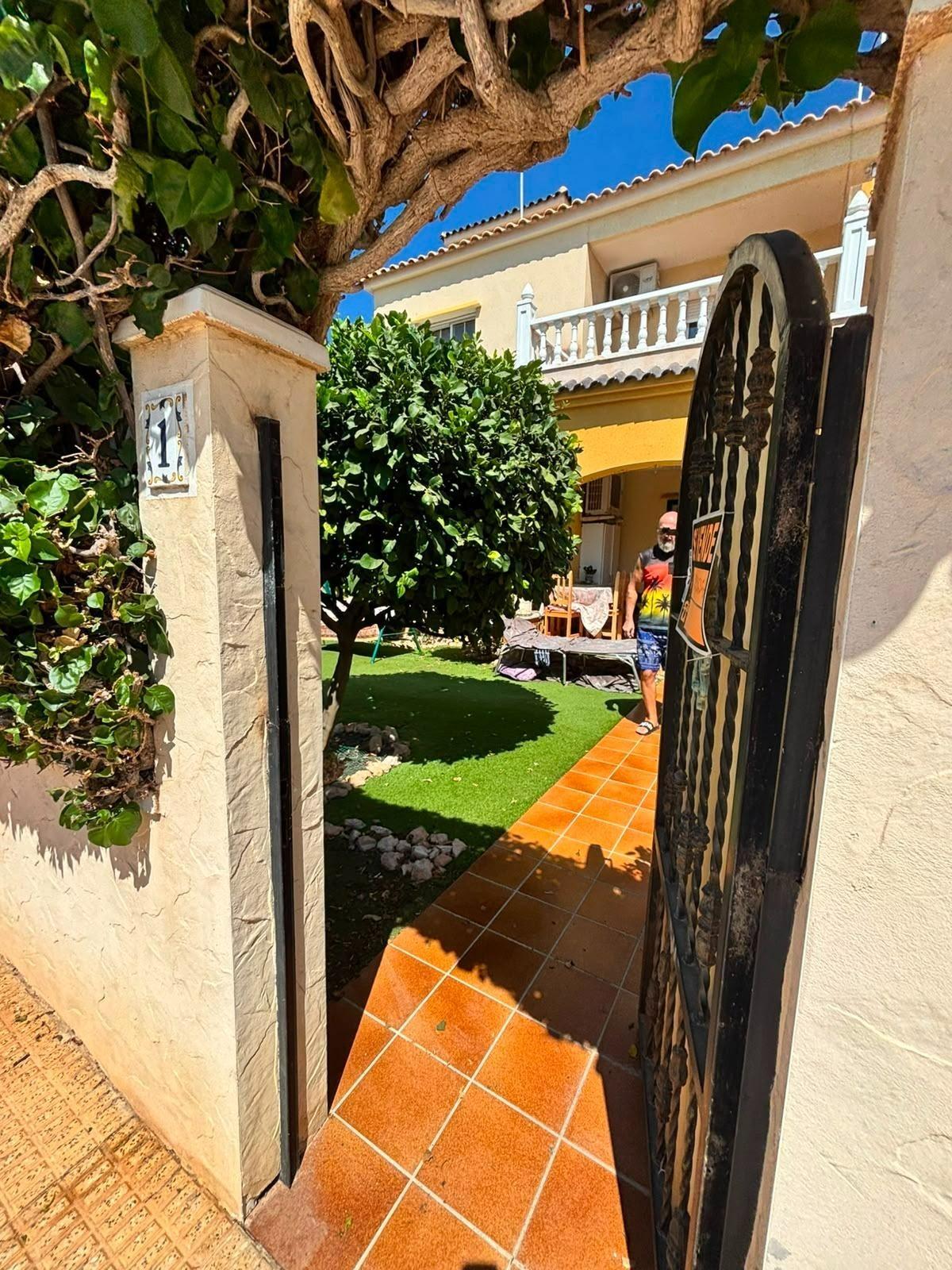 For sale - 2 Bedroom 2 Bathroom Villa in Orihuela Costa - Lomas De Cabo Roig  - Alicante