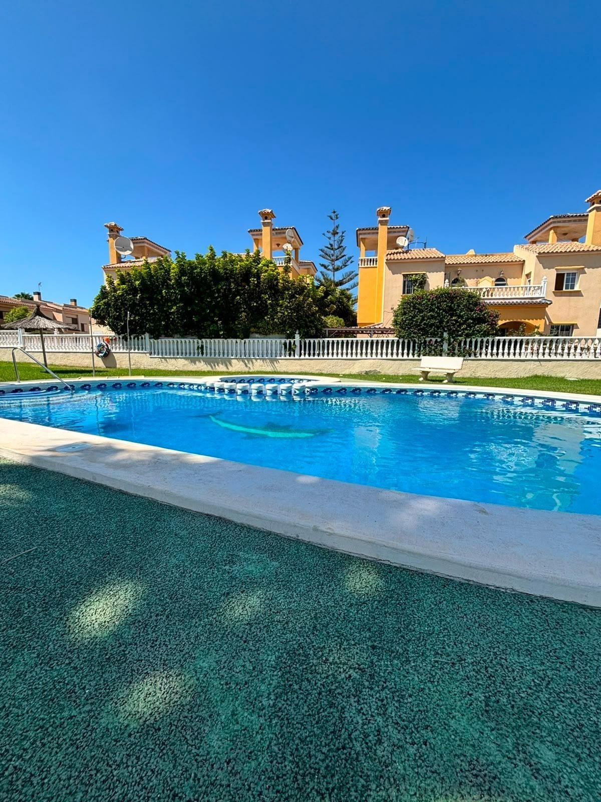 For sale - 2 Bedroom 2 Bathroom Villa in Orihuela Costa - Lomas De Cabo Roig  - Alicante