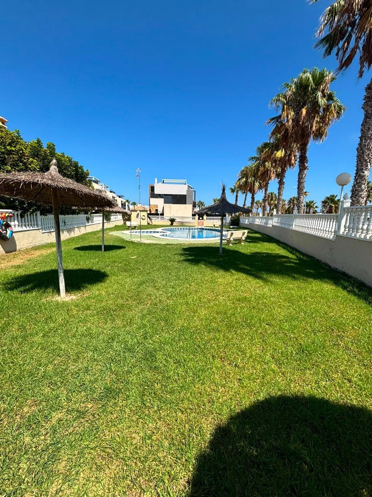 For sale - 2 Bedroom 2 Bathroom Villa in Orihuela Costa - Lomas De Cabo Roig  - Alicante