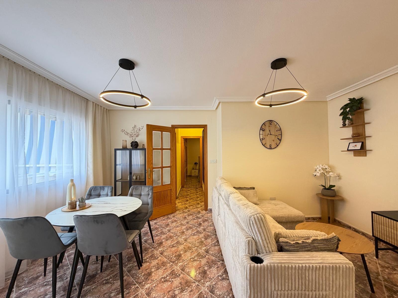 For sale - 2 Bedroom 2 Bathroom Apartment in Torrevieja - Centro  - Alicante