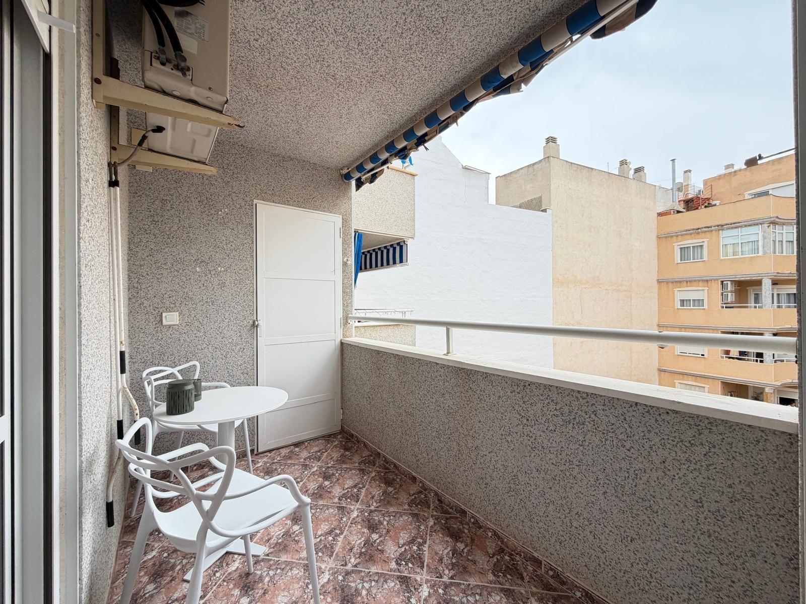 For sale - 2 Bedroom 2 Bathroom Apartment in Torrevieja - Centro  - Alicante