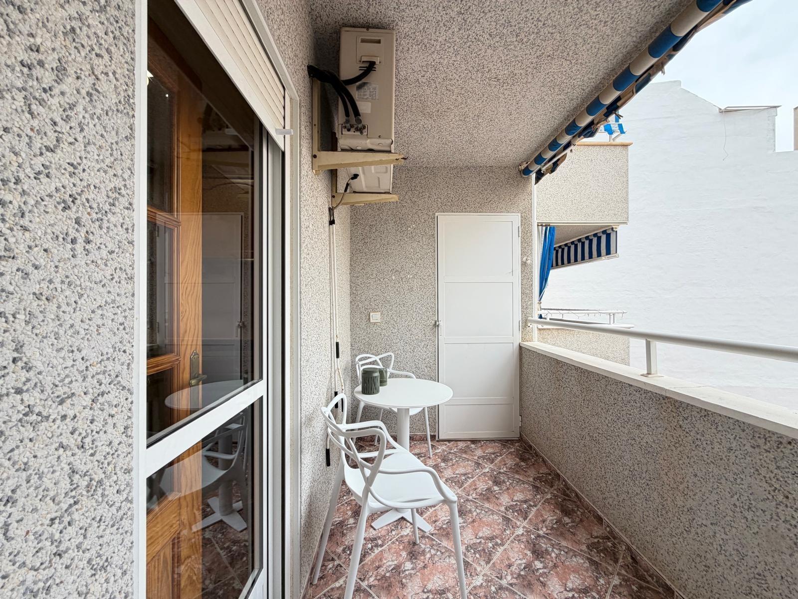 For sale - 2 Bedroom 2 Bathroom Apartment in Torrevieja - Centro  - Alicante