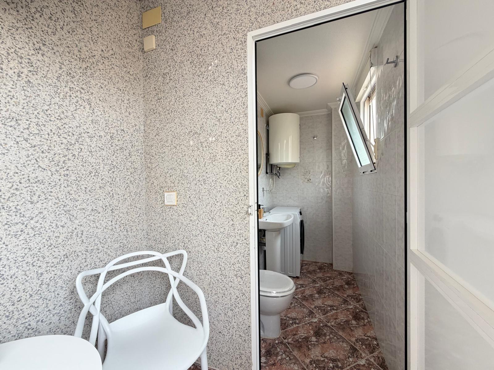 For sale - 2 Bedroom 2 Bathroom Apartment in Torrevieja - Centro  - Alicante