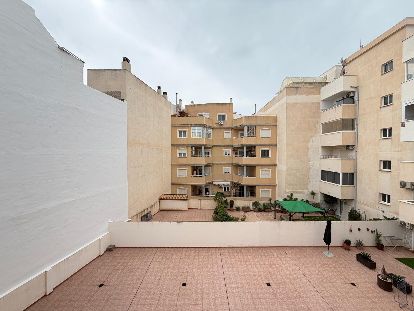 For sale - 2 Bedroom 2 Bathroom Apartment in Torrevieja - Centro  - Alicante