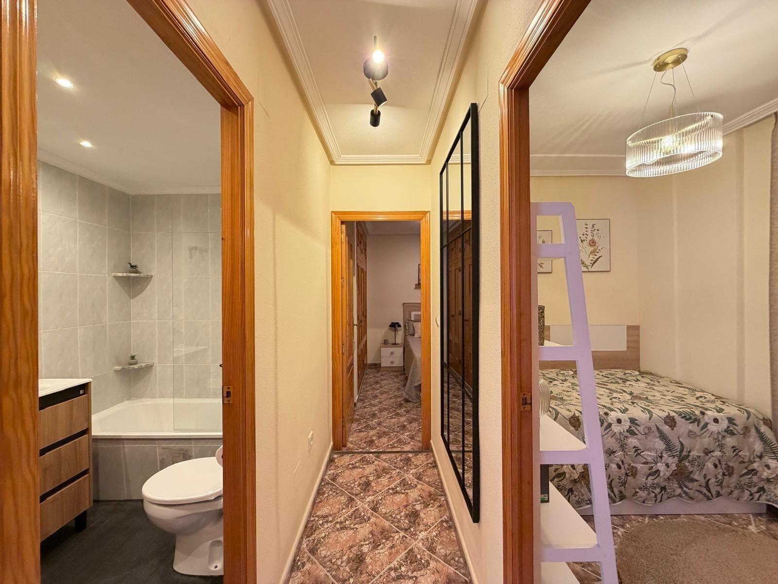 For sale - 2 Bedroom 2 Bathroom Apartment in Torrevieja - Centro  - Alicante
