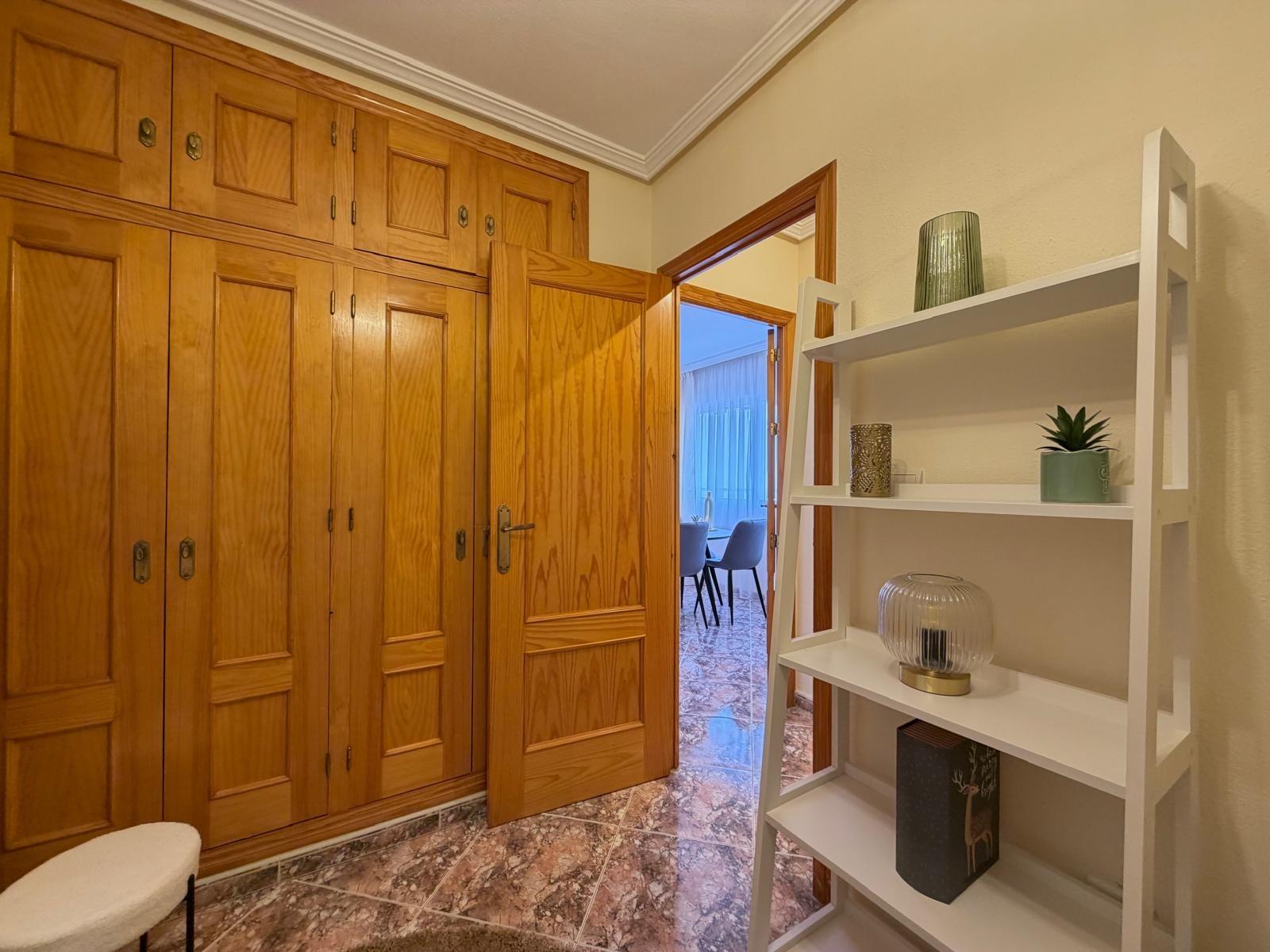 For sale - 2 Bedroom 2 Bathroom Apartment in Torrevieja - Centro  - Alicante