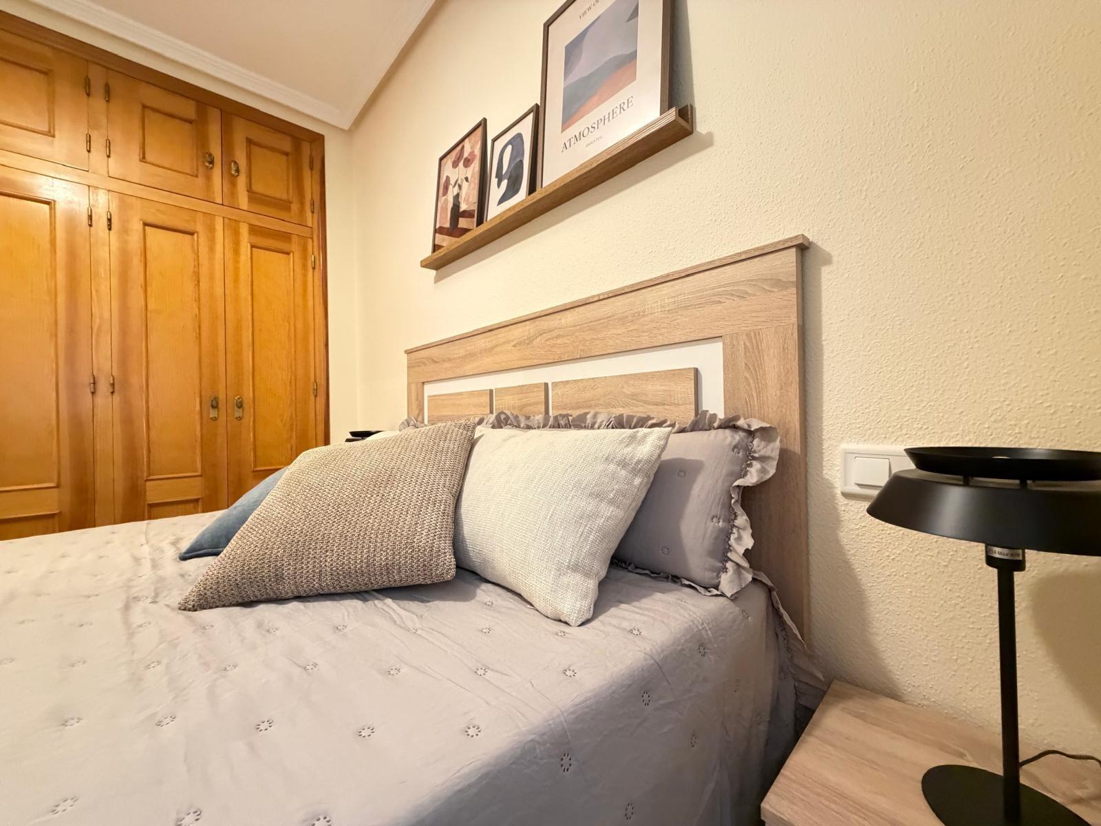 For sale - 2 Bedroom 2 Bathroom Apartment in Torrevieja - Centro  - Alicante