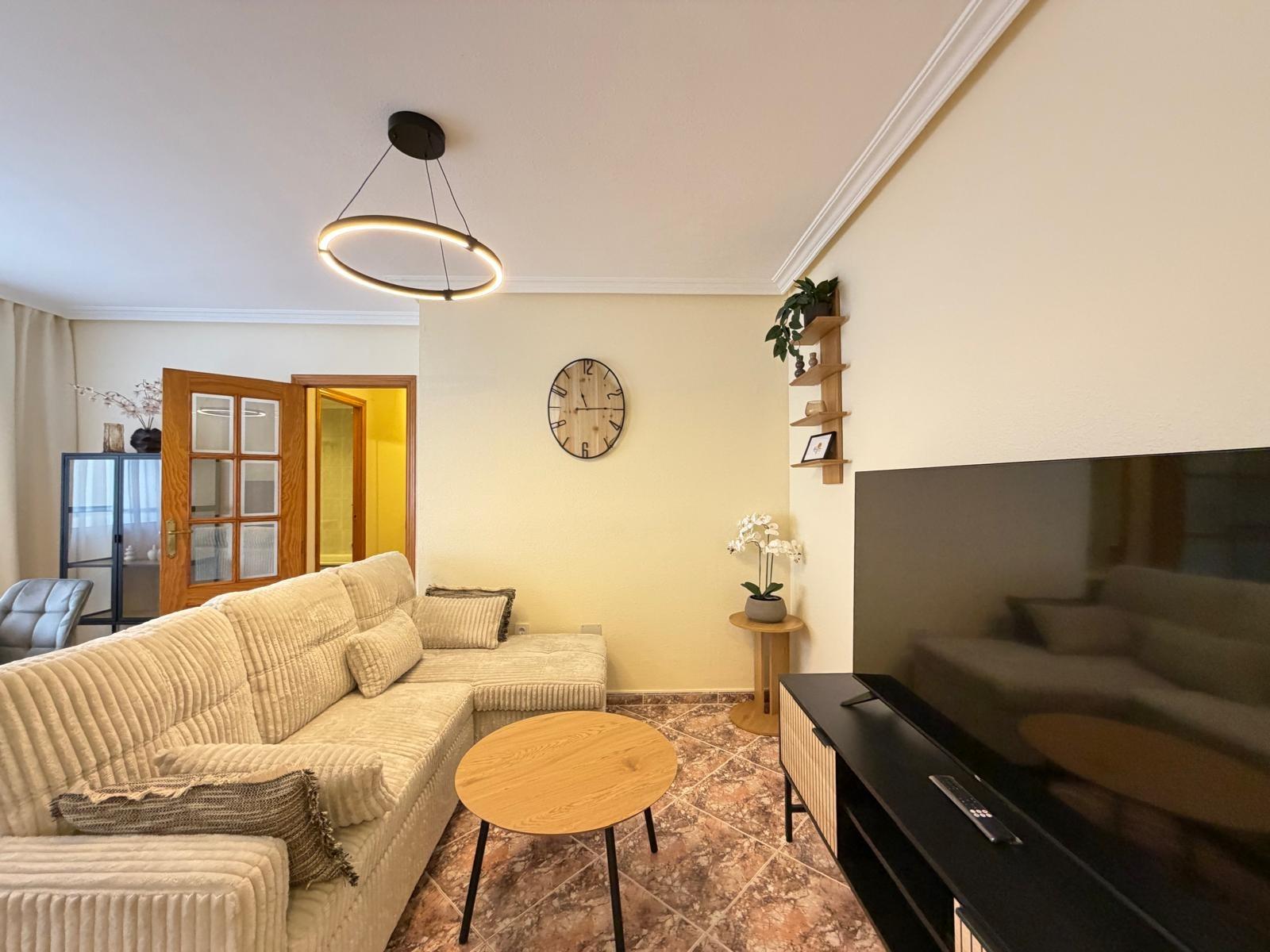 For sale - 2 Bedroom 2 Bathroom Apartment in Torrevieja - Centro  - Alicante