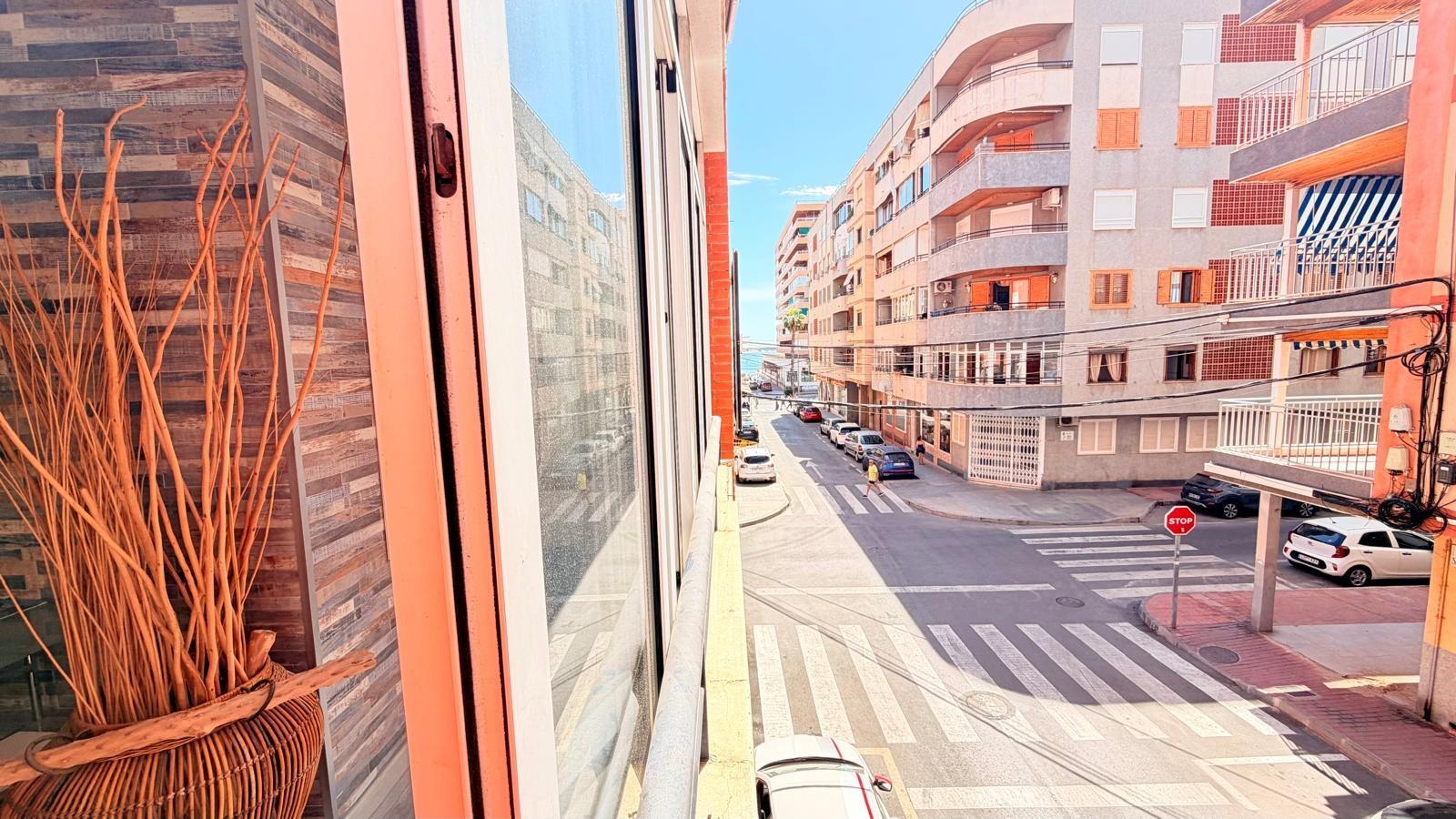 For sale - 3 Bedroom 2 Bathroom Apartment in Torrevieja - Acequion  - Alicante