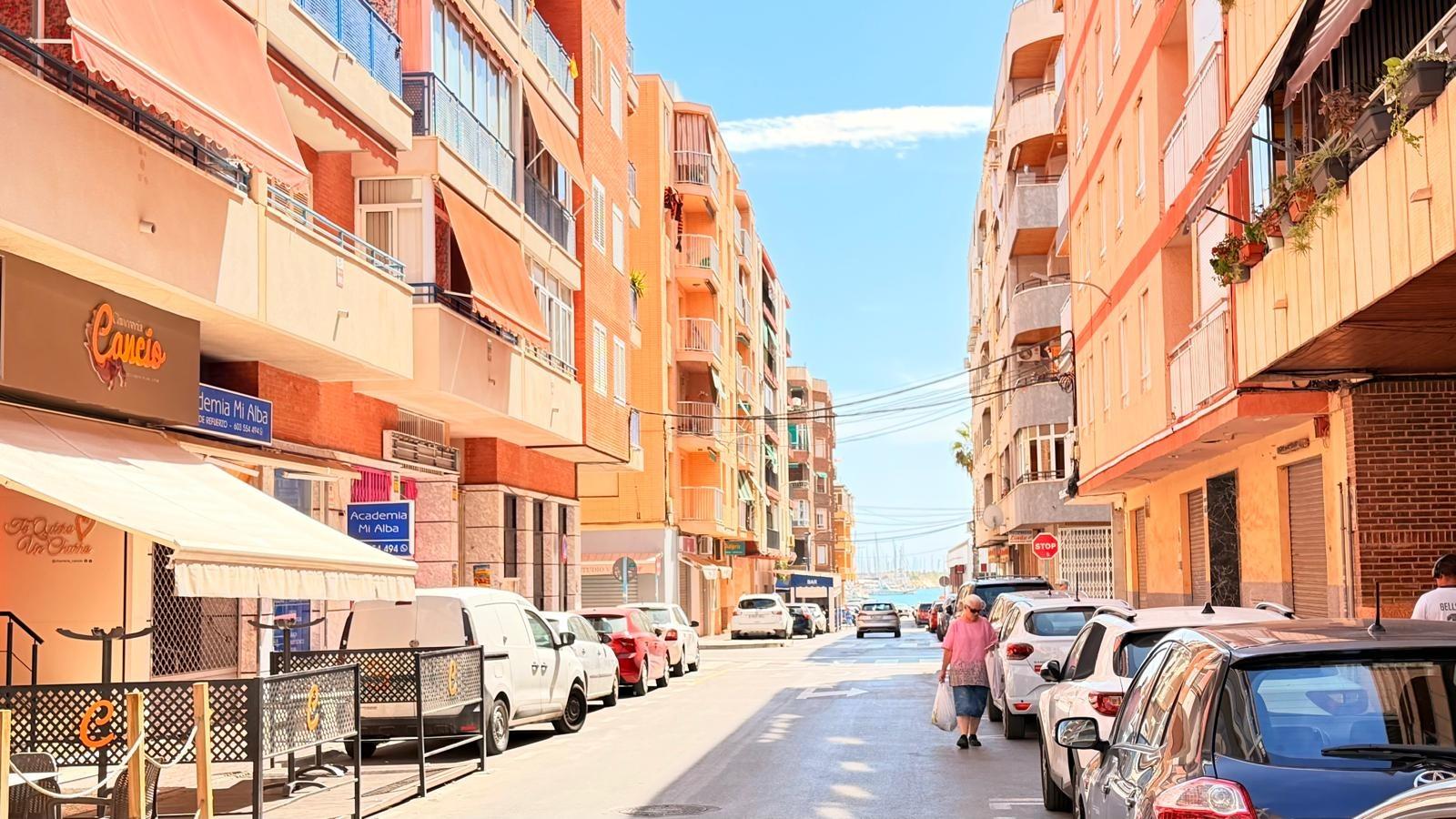 For sale - 3 Bedroom 2 Bathroom Apartment in Torrevieja - Acequion  - Alicante