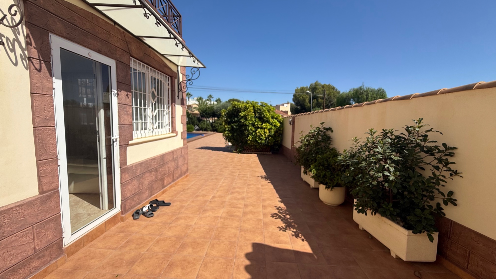 For sale - 7 Bedroom 4 Bathroom Villa in Torrevieja - Costa Blanca  - Alicante