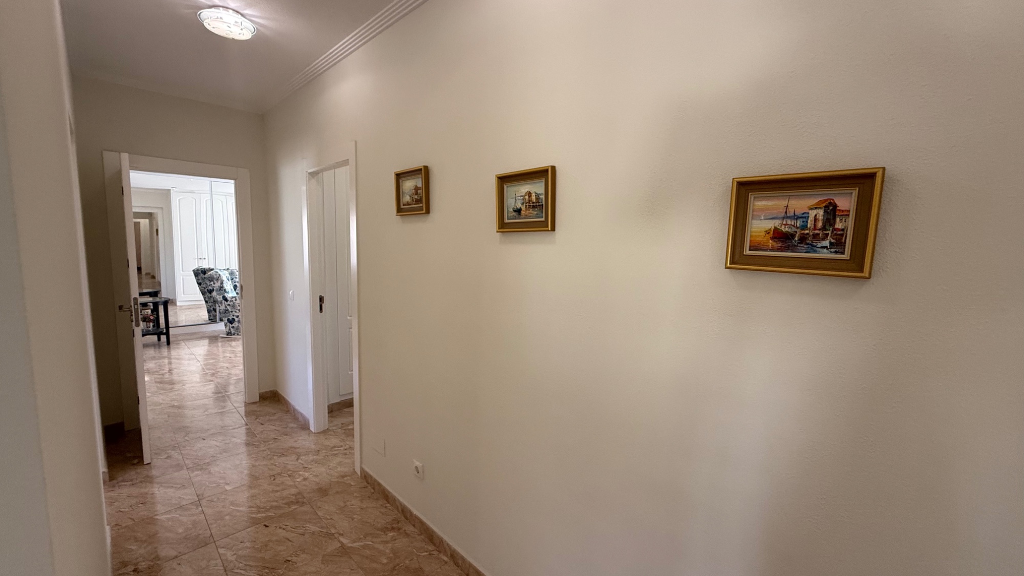 For sale - 7 Bedroom 4 Bathroom Villa in Torrevieja - Costa Blanca  - Alicante
