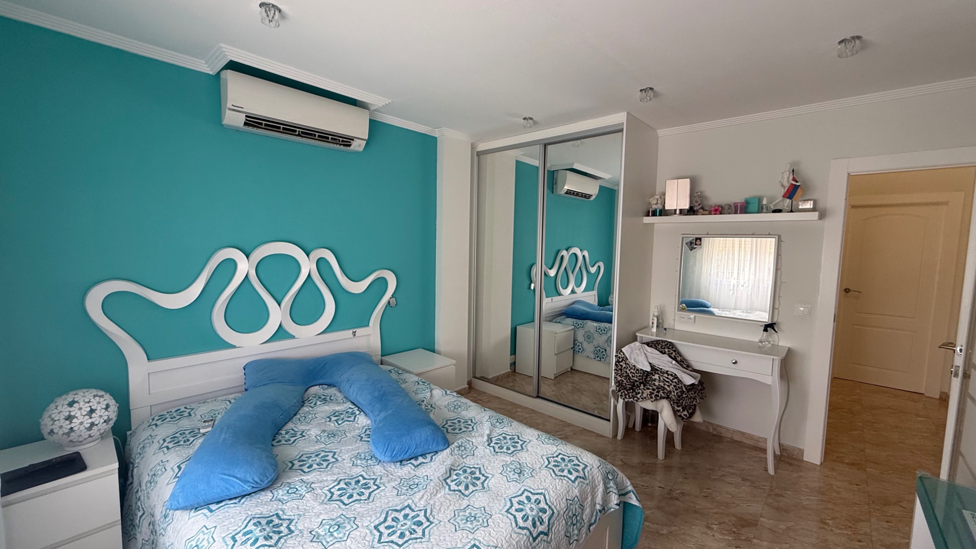 For sale - 7 Bedroom 4 Bathroom Villa in Torrevieja - Costa Blanca  - Alicante
