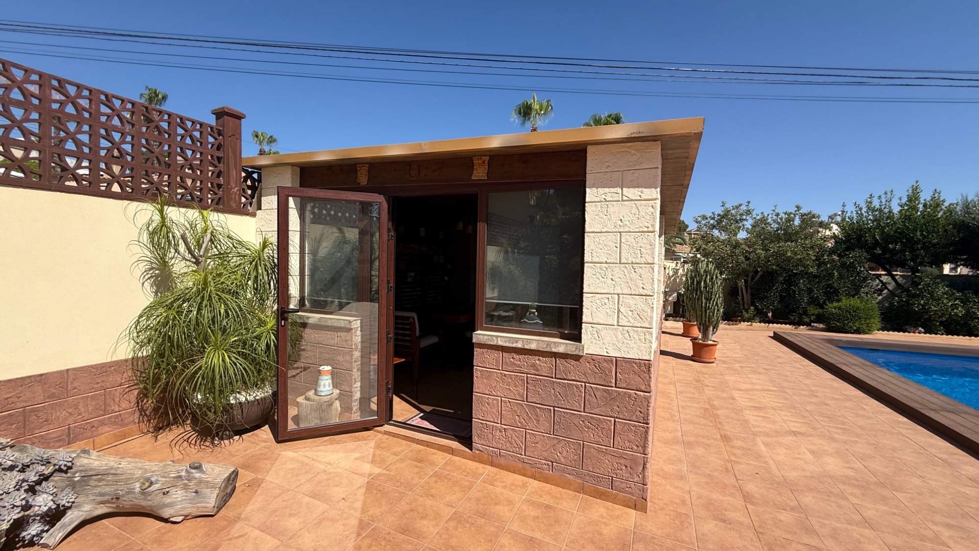 For sale - 7 Bedroom 4 Bathroom Villa in Torrevieja - Costa Blanca  - Alicante
