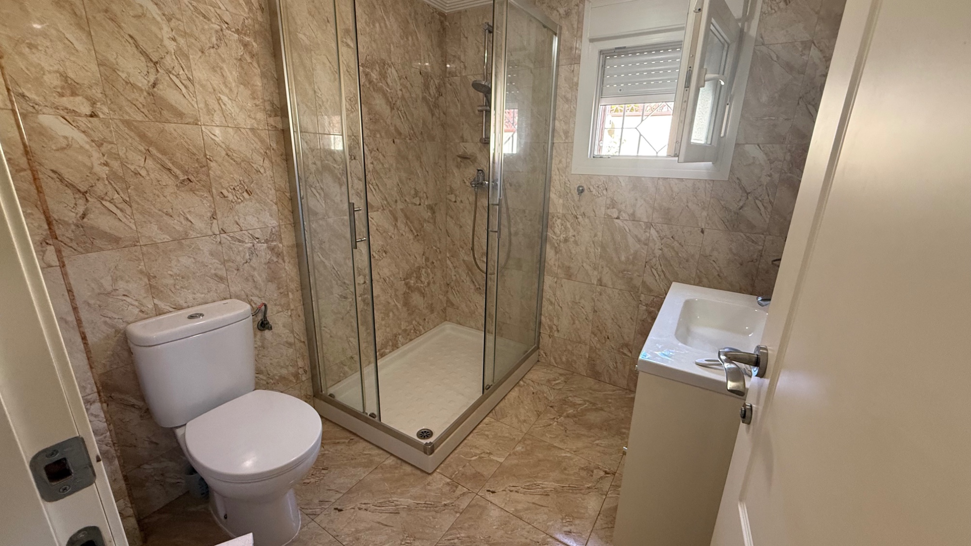For sale - 7 Bedroom 4 Bathroom Villa in Torrevieja - Costa Blanca  - Alicante