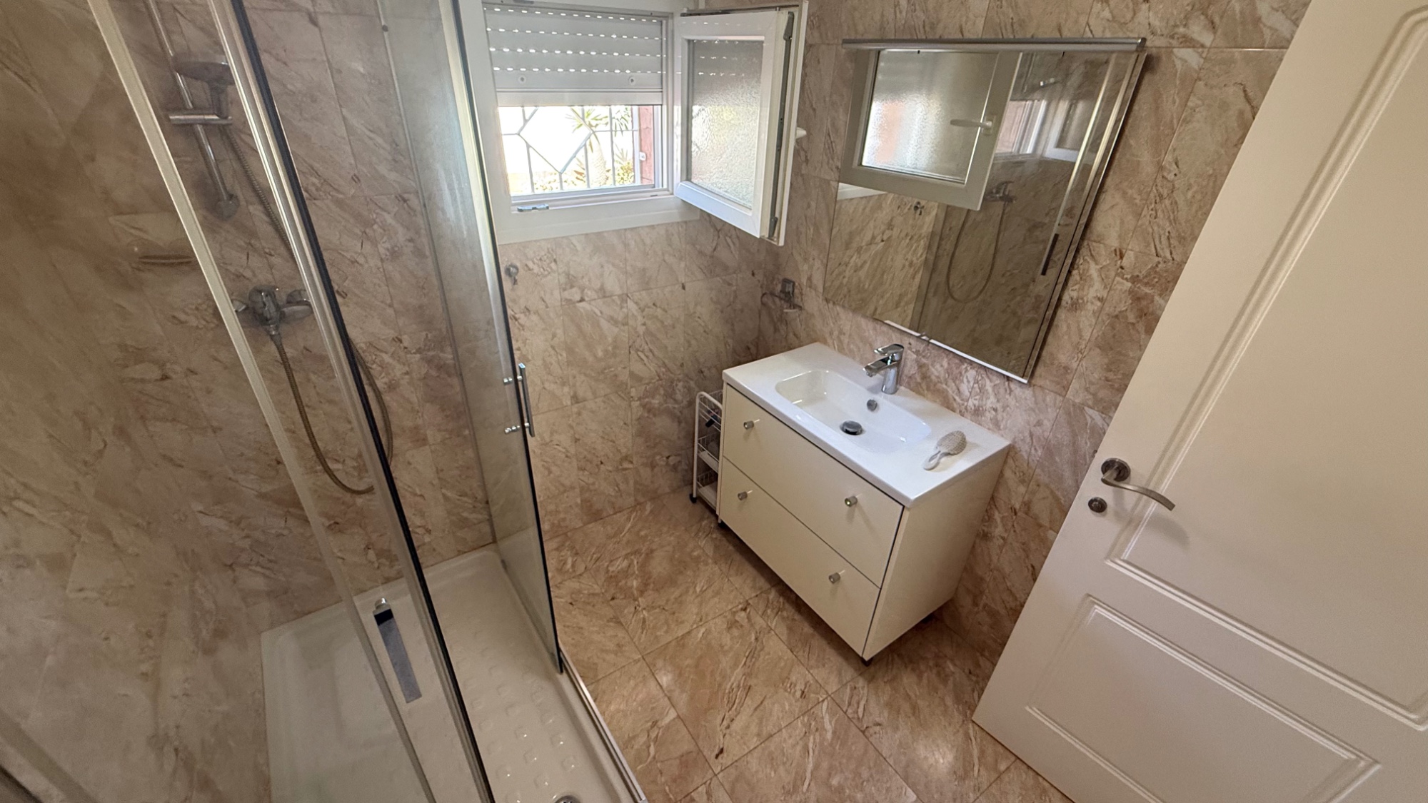 For sale - 7 Bedroom 4 Bathroom Villa in Torrevieja - Costa Blanca  - Alicante
