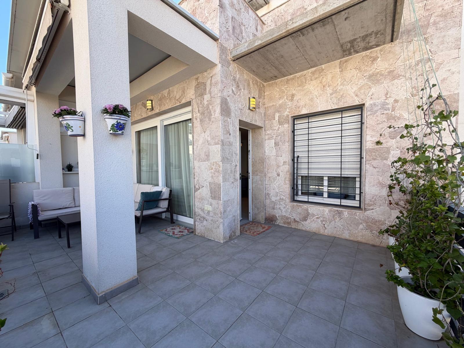 For sale - 3 Bedroom 3 Bathroom Town House in Torrevieja - aguas nuevas  - Alicante