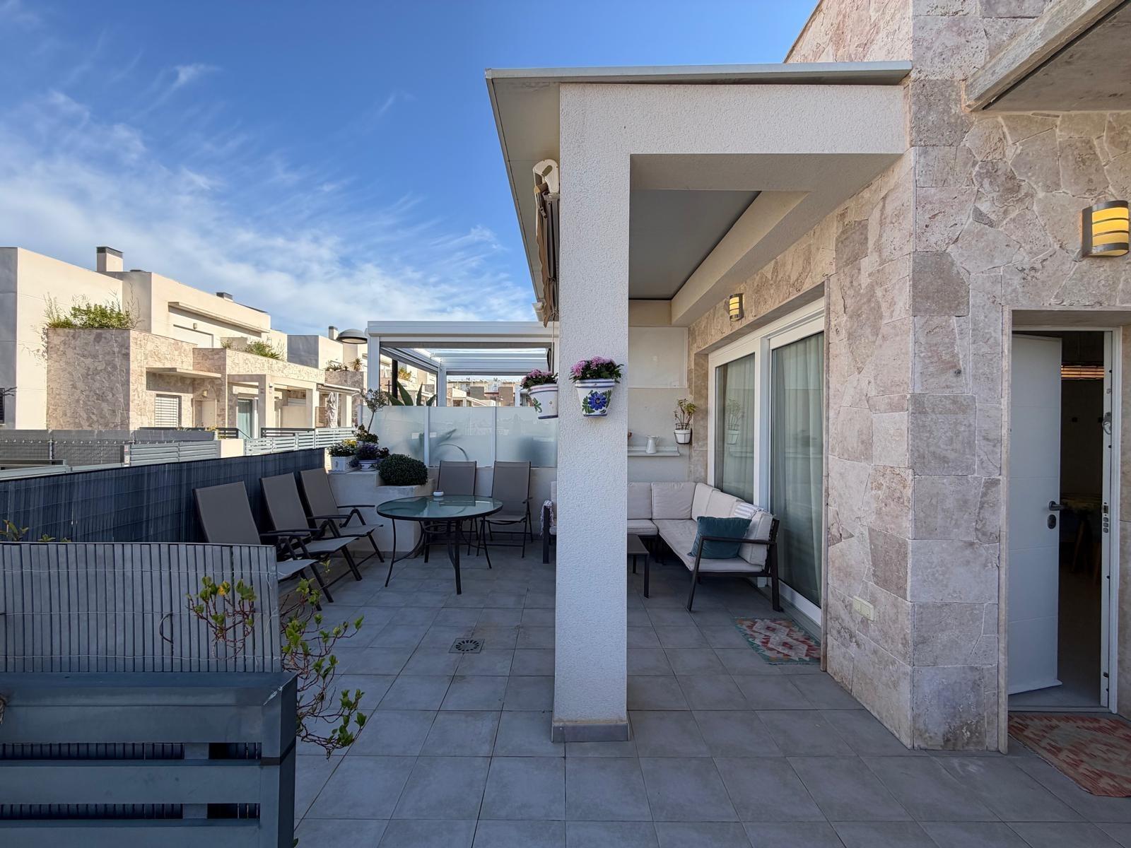 For sale - 3 Bedroom 3 Bathroom Town House in Torrevieja - aguas nuevas  - Alicante