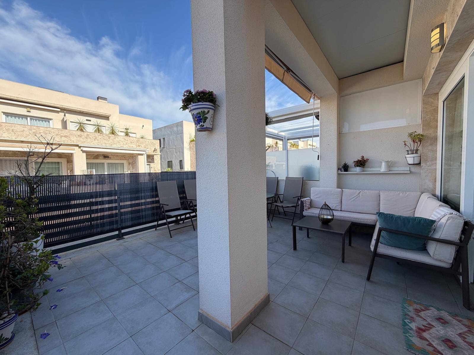 For sale - 3 Bedroom 3 Bathroom Town House in Torrevieja - aguas nuevas  - Alicante