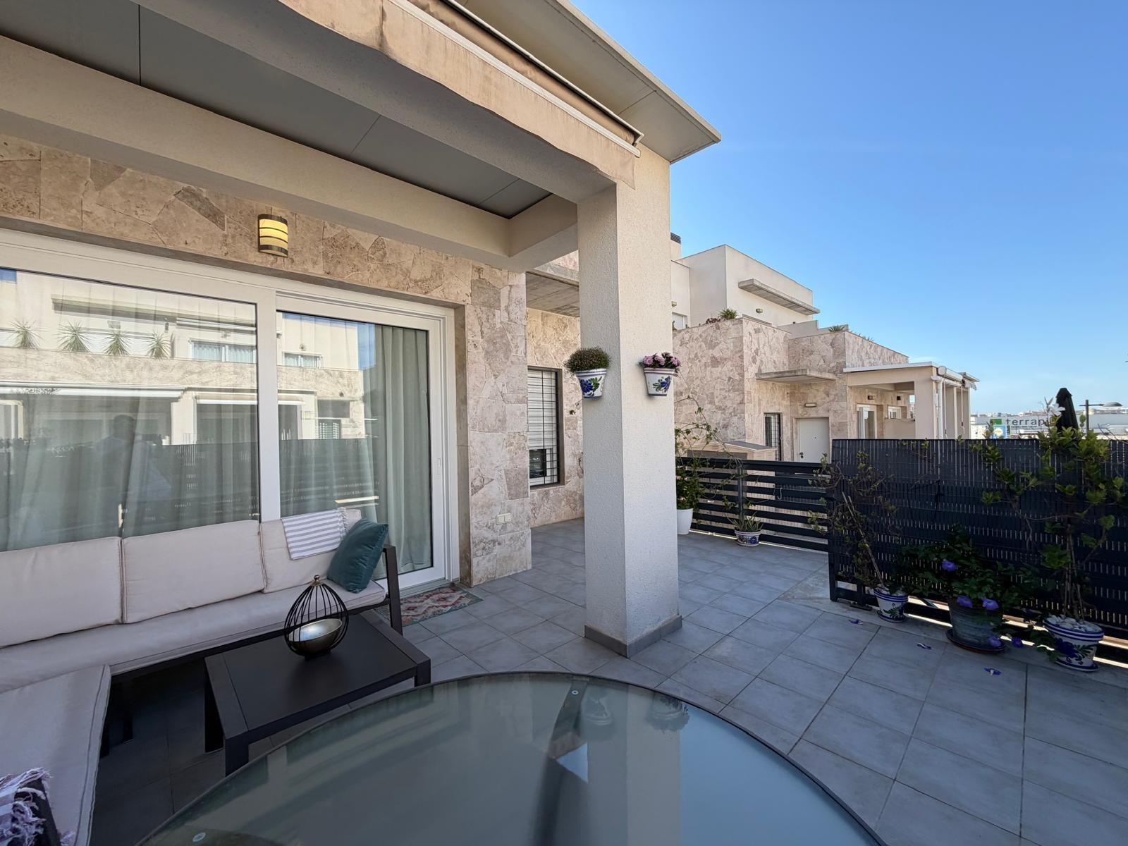For sale - 3 Bedroom 3 Bathroom Town House in Torrevieja - aguas nuevas  - Alicante