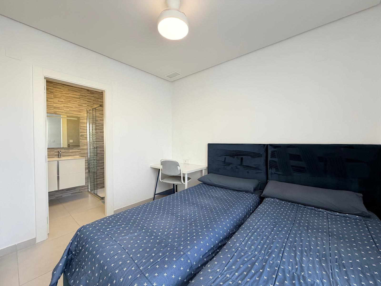 For sale - 3 Bedroom 3 Bathroom Town House in Torrevieja - aguas nuevas  - Alicante