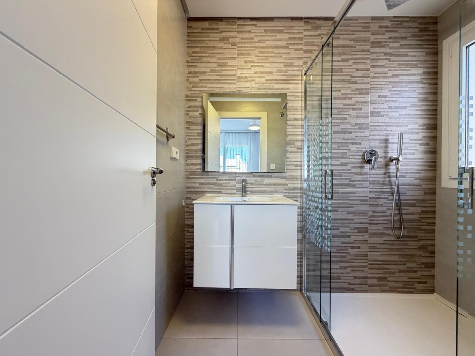 For sale - 3 Bedroom 3 Bathroom Town House in Torrevieja - aguas nuevas  - Alicante