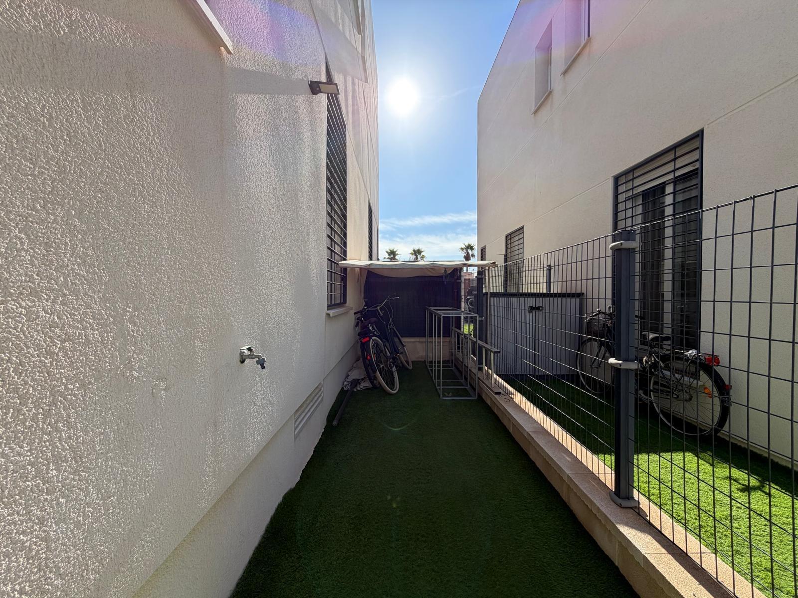 For sale - 3 Bedroom 3 Bathroom Town House in Torrevieja - aguas nuevas  - Alicante