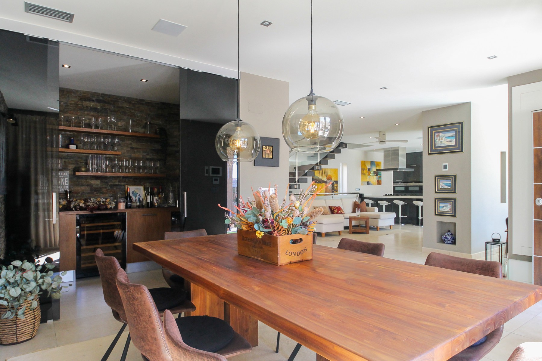 For sale - 4 Bedroom 2 Bathroom Villa in Torrevieja - Costa Blanca  - Alicante