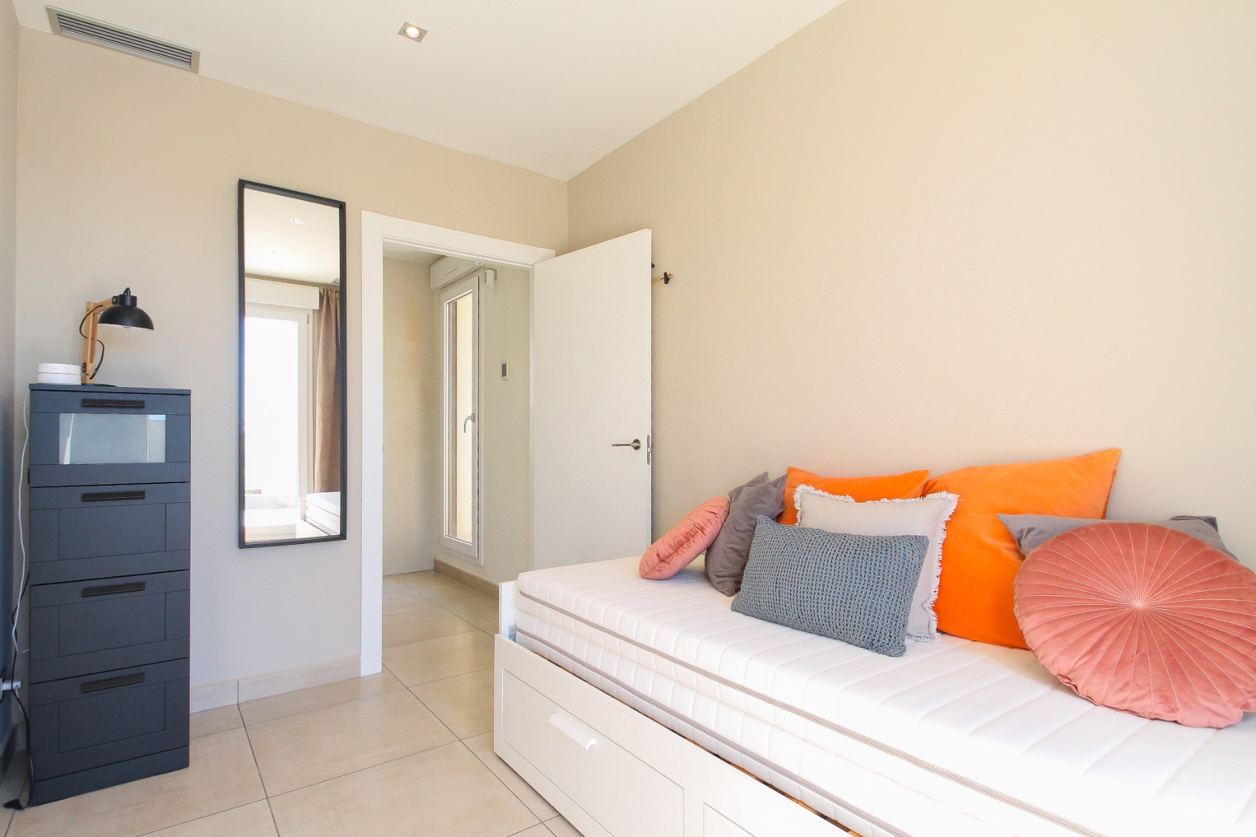 For sale - 4 Bedroom 2 Bathroom Villa in Torrevieja - Costa Blanca  - Alicante