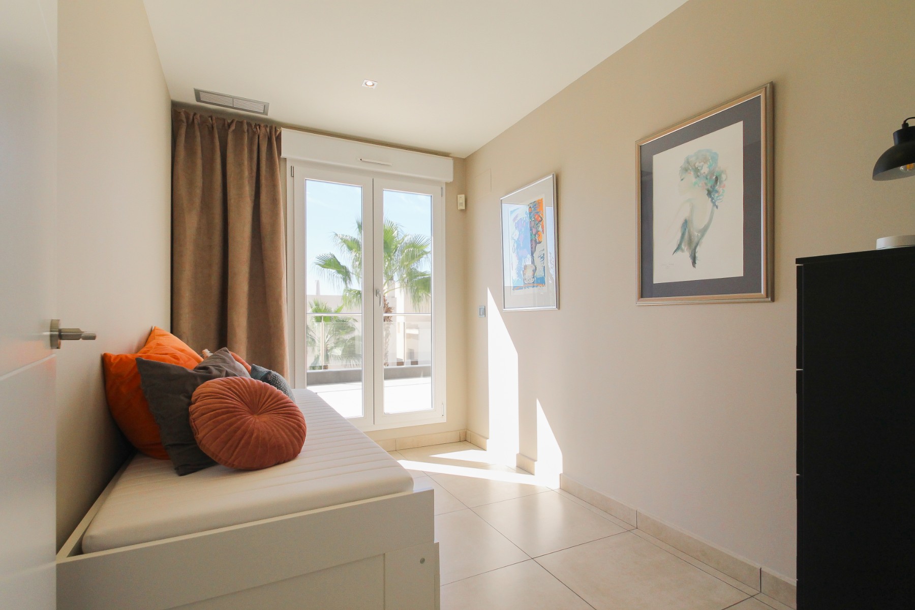 For sale - 4 Bedroom 2 Bathroom Villa in Torrevieja - Costa Blanca  - Alicante