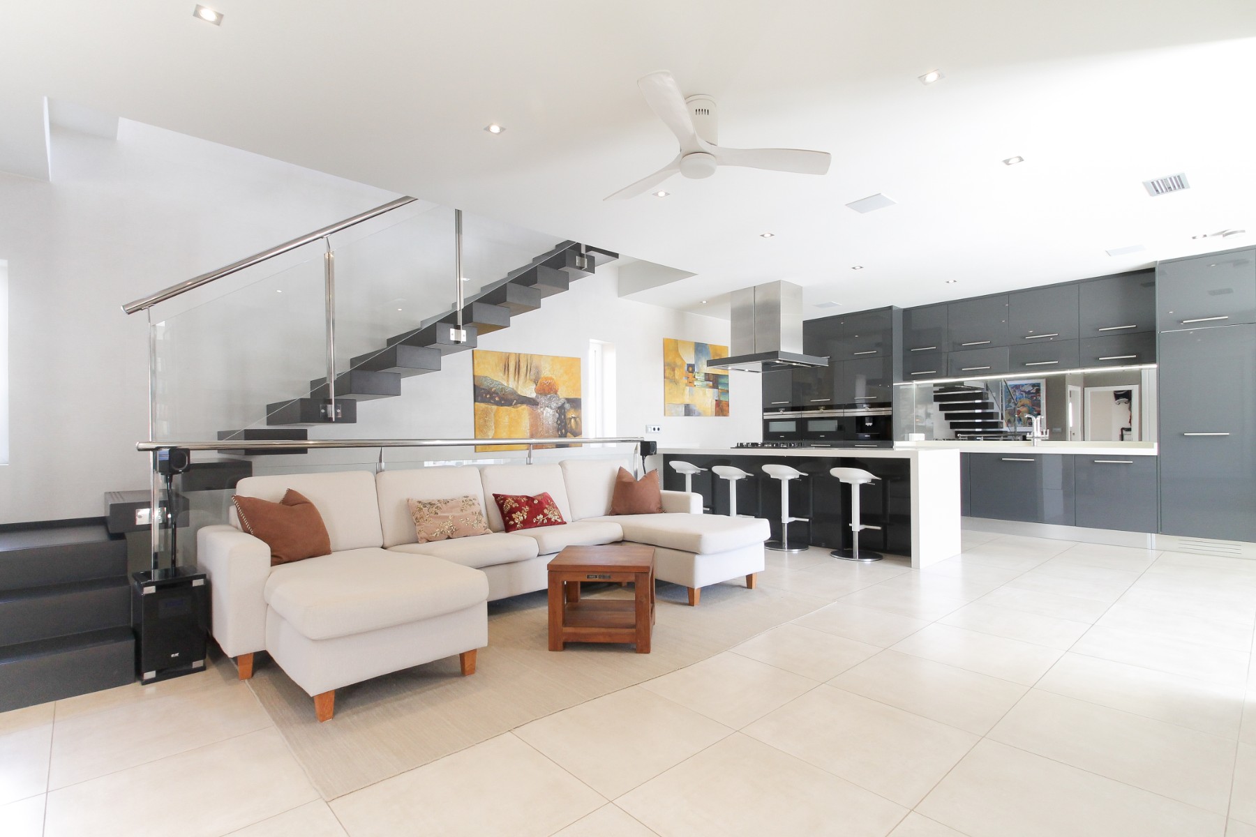 For sale - 4 Bedroom 2 Bathroom Villa in Torrevieja - Costa Blanca  - Alicante