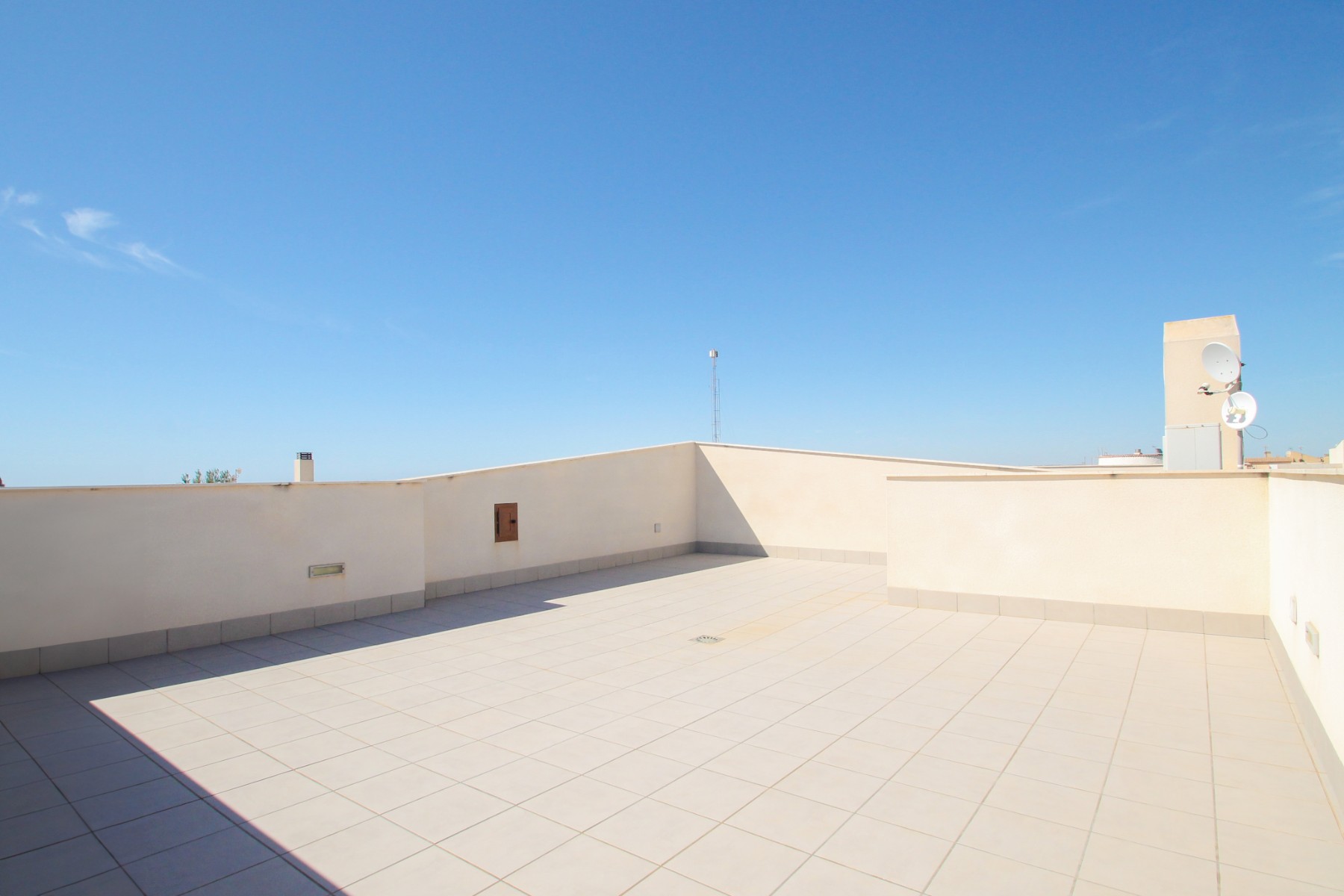 For sale - 4 Bedroom 2 Bathroom Villa in Torrevieja - Costa Blanca  - Alicante