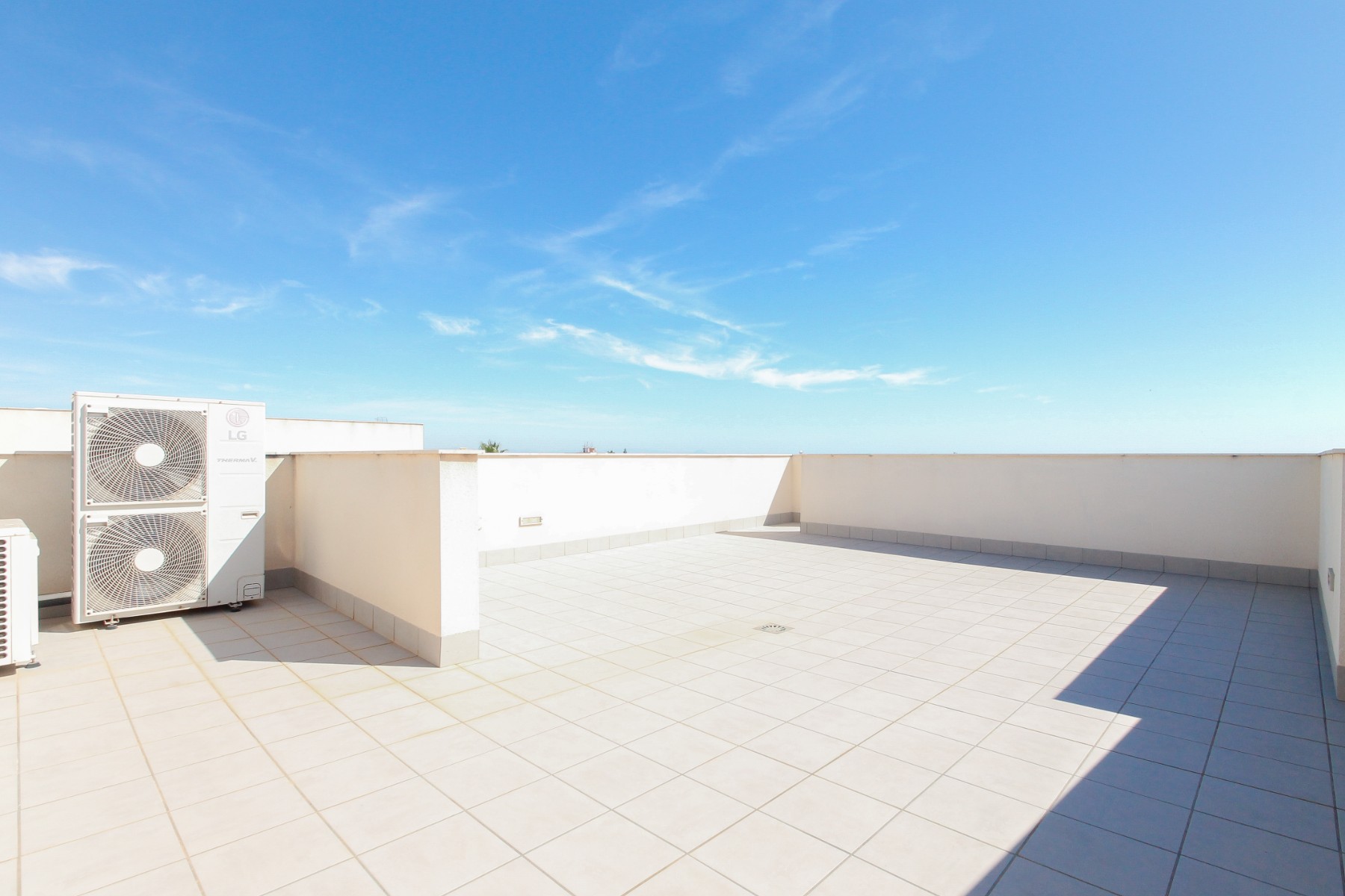 For sale - 4 Bedroom 2 Bathroom Villa in Torrevieja - Costa Blanca  - Alicante