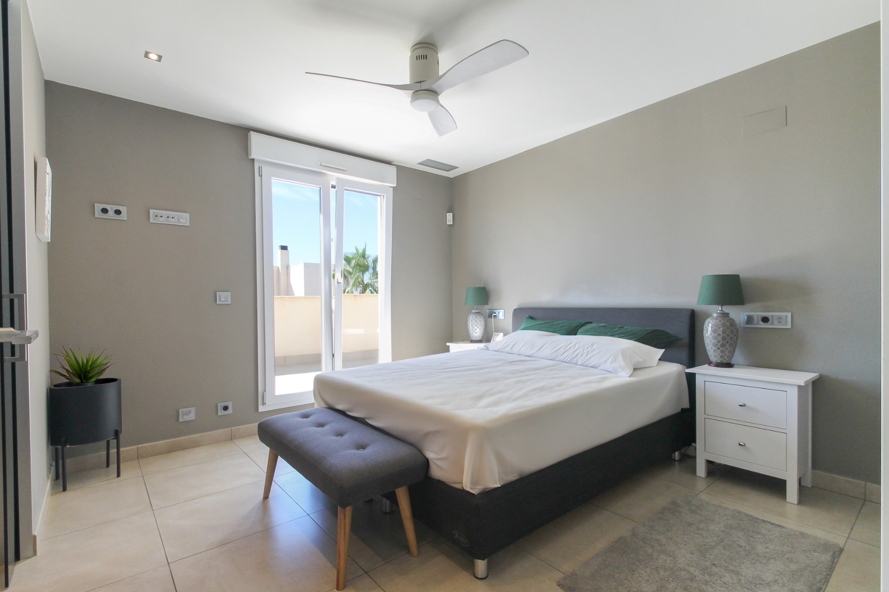 For sale - 4 Bedroom 2 Bathroom Villa in Torrevieja - Costa Blanca  - Alicante