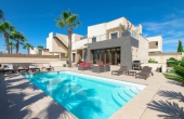 27-52-464-11-934/81192, 4 Bedroom 2 Bathroom Villa in Torrevieja