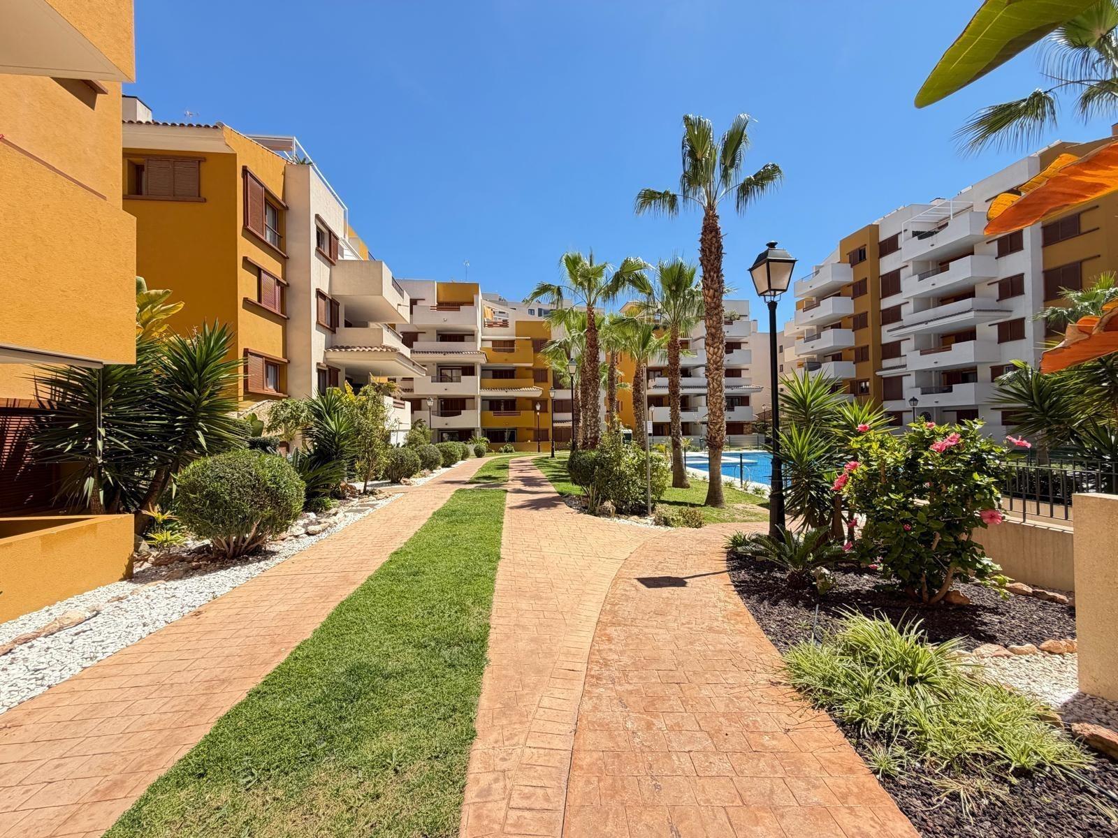 For sale - 3 Bedroom 2 Bathroom Apartment in Torrevieja - Punta Prima  - Alicante