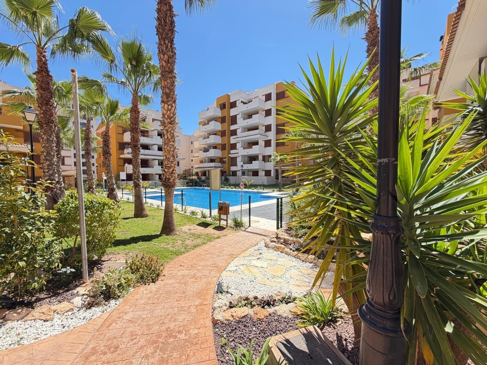 For sale - 3 Bedroom 2 Bathroom Apartment in Torrevieja - Punta Prima  - Alicante
