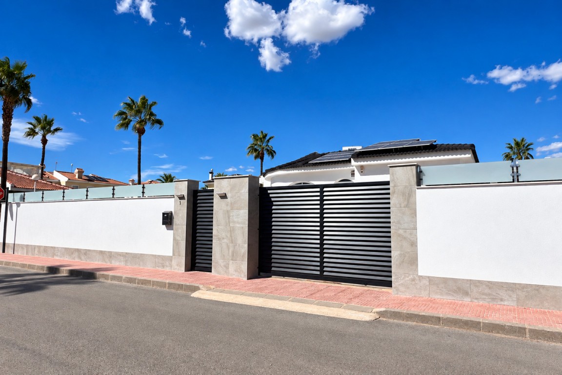 For sale - 3 Bedroom 2 Bathroom Villa in Ciudad Quesada - Costa Blanca  - Alicante