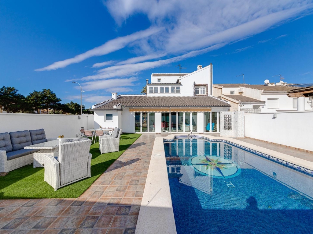 6 Bedroom 4 Bathroom Villa in San Javier