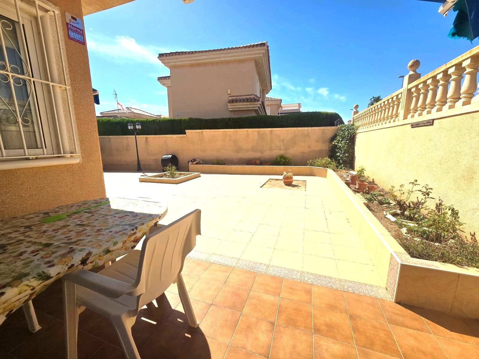 For sale - 3 Bedroom 2 Bathroom Villa in Torrevieja - Los Balcones - Los Altos Del Edén  - Alicante